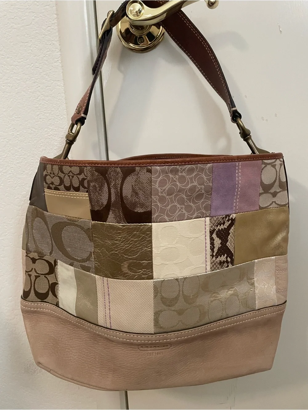 Gorgeous and Rare Coach Patchwork Leather Shoulder Bag - Neutral Multi
